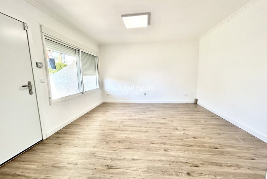 Venta - APARTAMENTO -
VILLAMARTÍN - Costa Blanca