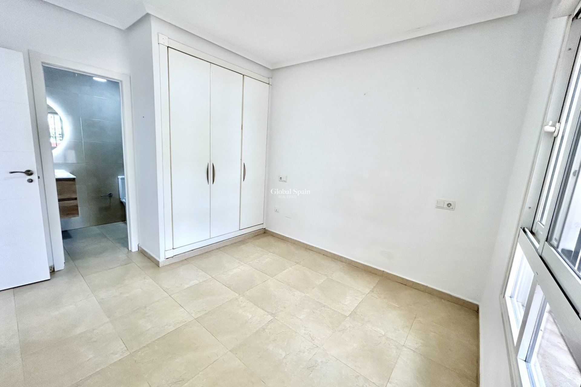 Venta - APARTAMENTO -
VILLAMARTÍN - Costa Blanca