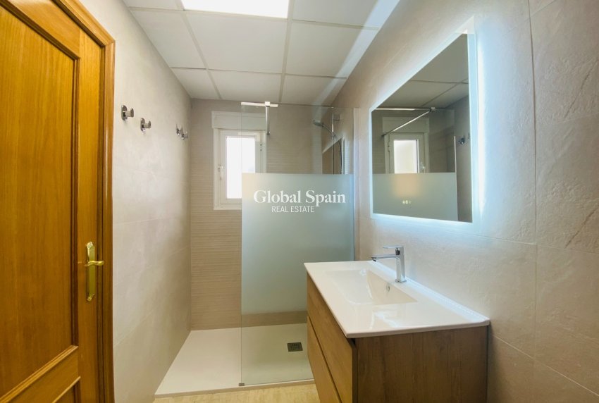 Venta - APARTAMENTO -
VILLAMARTÍN - Costa Blanca