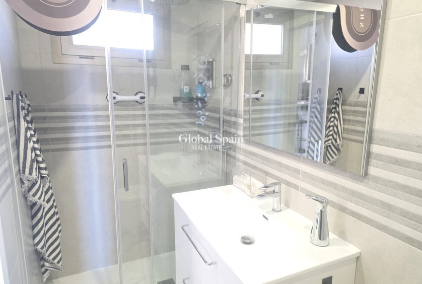 Venta - APARTAMENTO -
VILLAMARTÍN - Costa Blanca