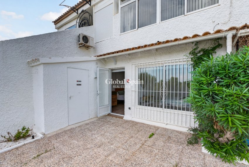 Venta - APARTAMENTO -
VILLAMARTÍN - Costa Blanca