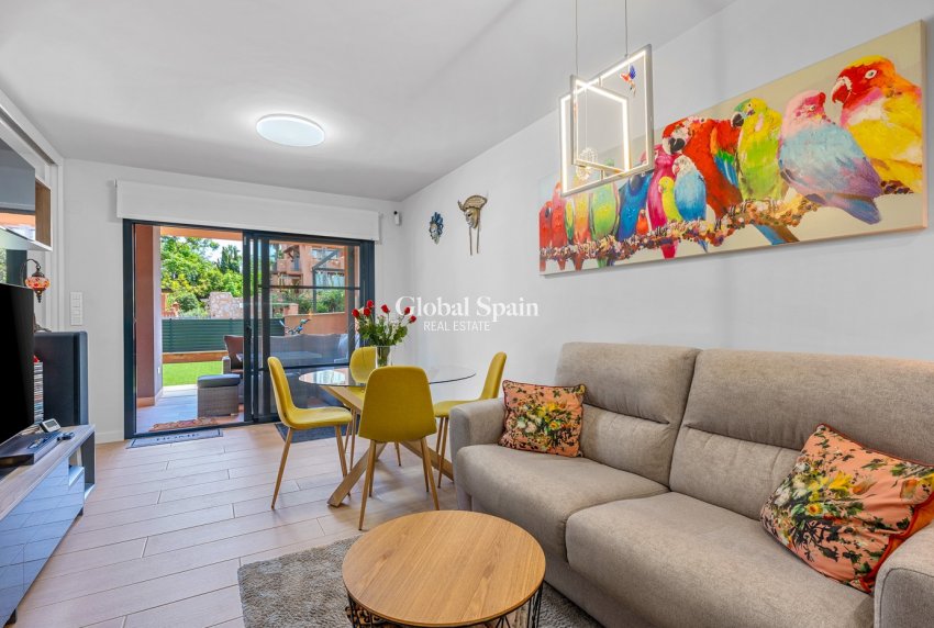 Venta - APARTAMENTO -
VILLAMARTÍN - Lomas del Golf