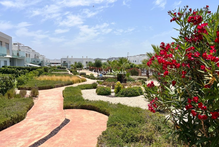 Venta - APARTAMENTO -
VISTABELLA GOLF  - Inland