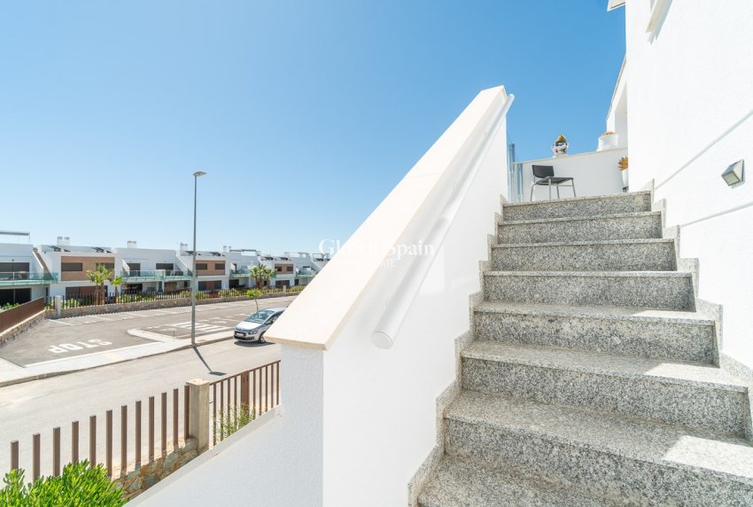 Venta - APARTAMENTO -
VISTABELLA GOLF  - Inland