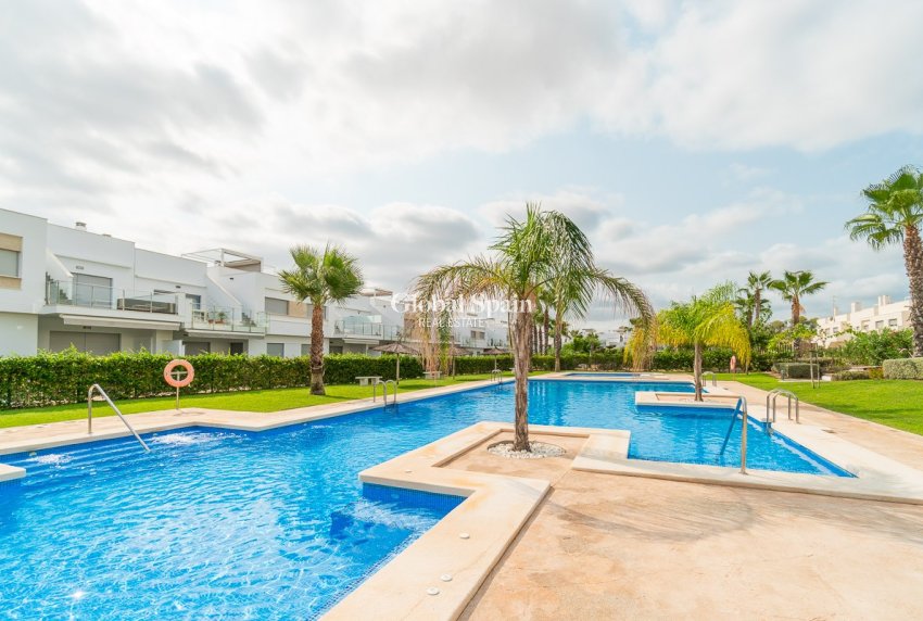 Venta - APARTAMENTO -
VISTABELLA GOLF  - Inland