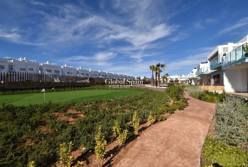 Venta - APARTAMENTO -
VISTABELLA GOLF  - Inland