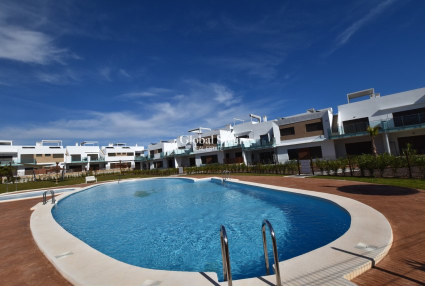 Venta - APARTAMENTO -
VISTABELLA GOLF  - Inland