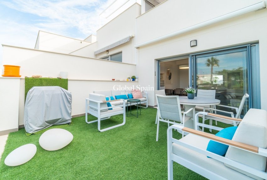 Venta - APARTAMENTO -
VISTABELLA GOLF  - Inland