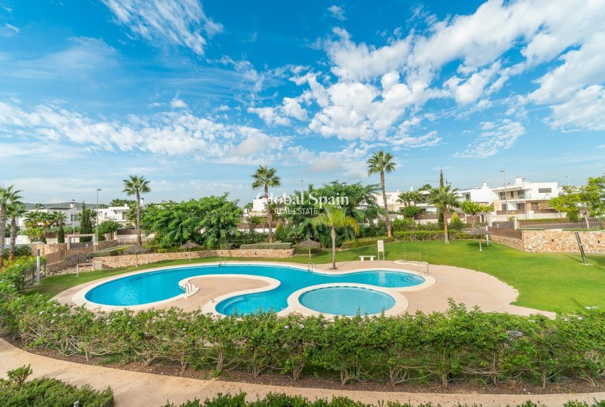 Venta - APARTAMENTO -
VISTABELLA GOLF  - Inland