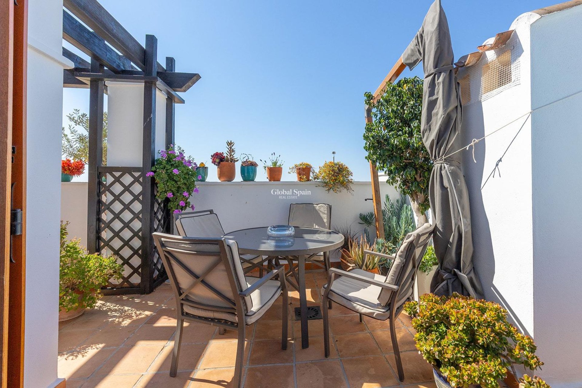 Venta - ÁTICO -
BAÑOS Y MENDIGO - El Valle Golf Resort