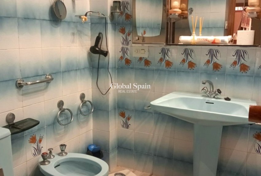 Venta - ÁTICO -
BENIDORM - Centro