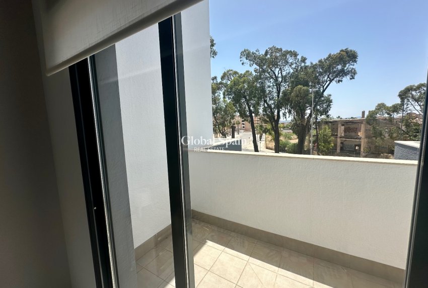 Venta - ÁTICO -
GUARDAMAR DEL SEGURA - EL RASO