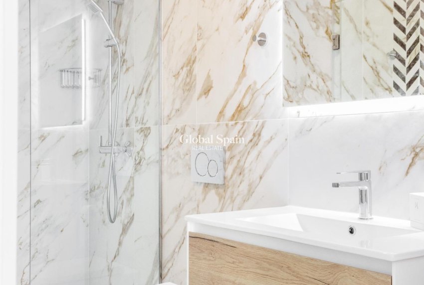 Venta - ÁTICO -
GUARDAMAR DEL SEGURA