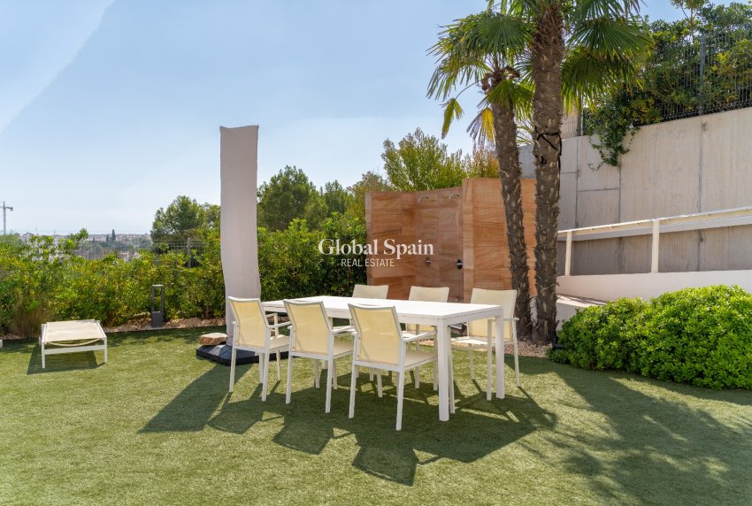 Venta - ÁTICO -
ORIHUELA COSTA - Costa Blanca