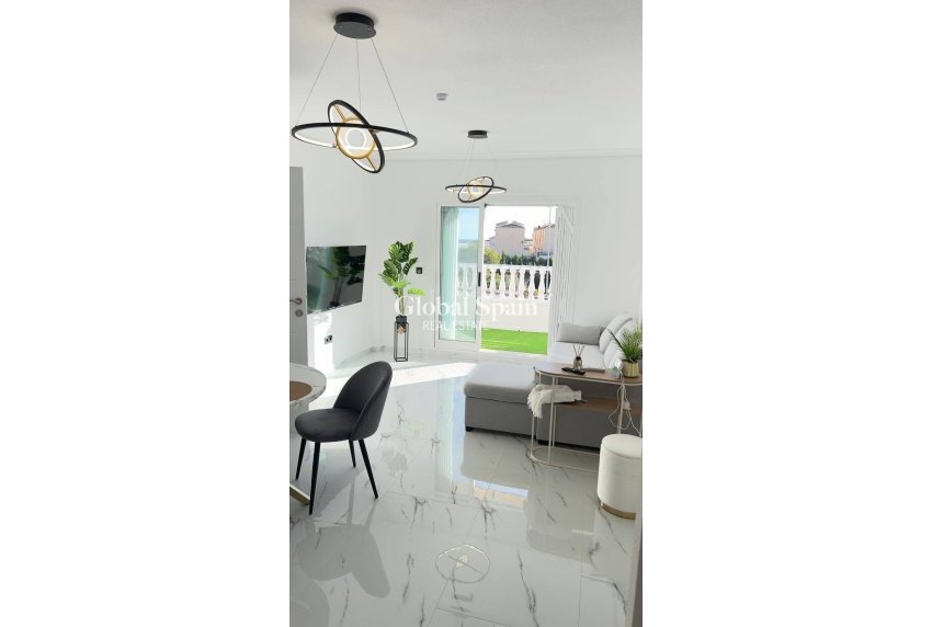 Venta - ÁTICO -
ORIHUELA COSTA - La Zenia