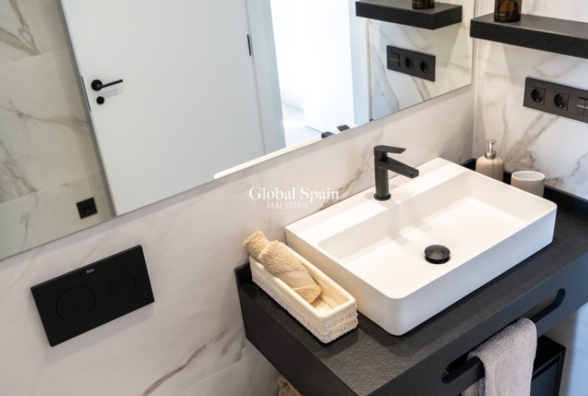 Venta - ÁTICO -
ORIHUELA COSTA - La Zenia