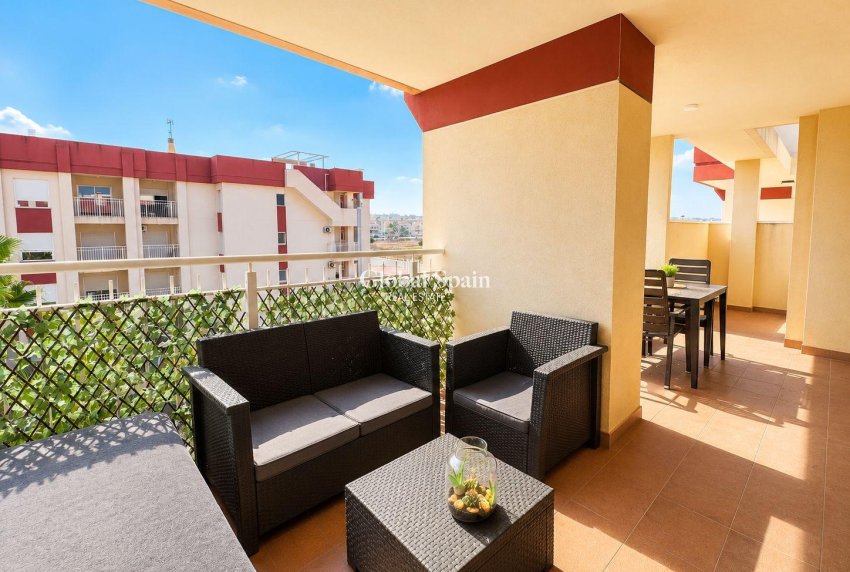 Venta - ÁTICO -
ORIHUELA COSTA - Lomas de Cabo Roig