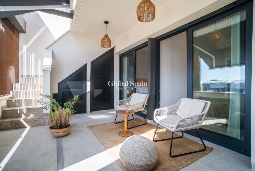 Venta - ÁTICO -
ORIHUELA COSTA - Los Altos