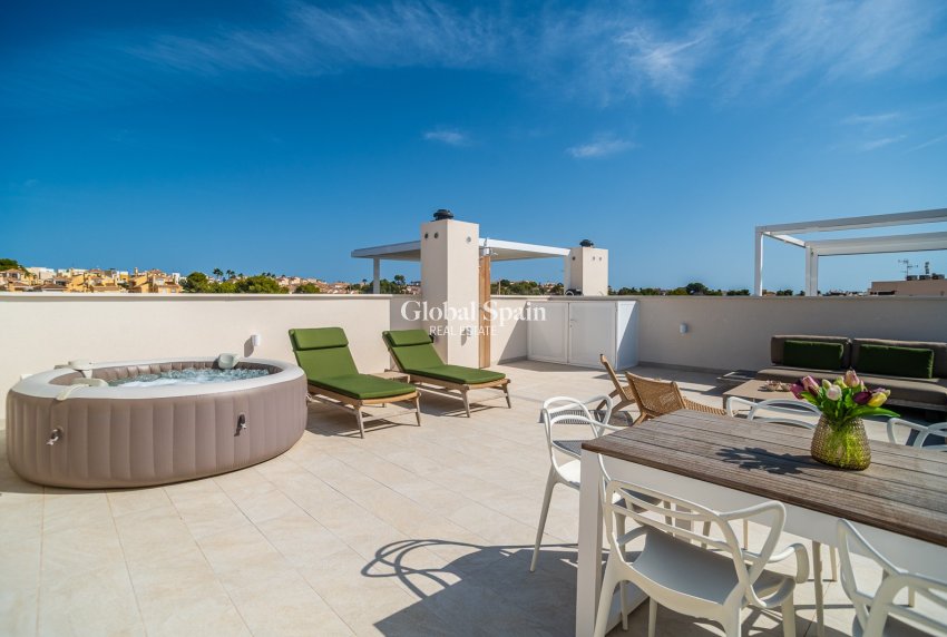 Venta - ÁTICO -
ORIHUELA COSTA - Los Altos