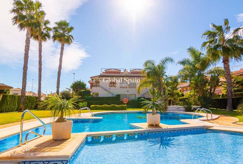 Venta - ÁTICO -
ORIHUELA COSTA - Playa Flamenca