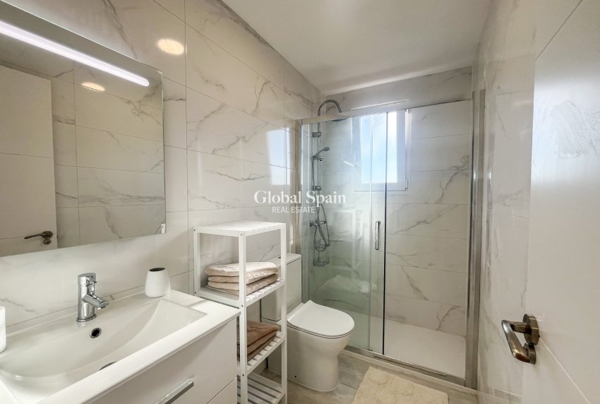 Venta - ÁTICO -
ORIHUELA COSTA - Punta Prima