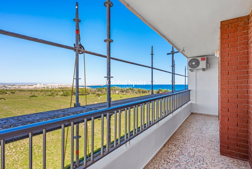 Venta - ÁTICO -
ORIHUELA COSTA - Punta Prima