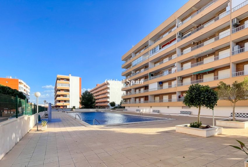 Venta - ÁTICO -
ORIHUELA COSTA - Punta Prima