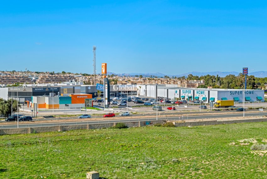Venta - ÁTICO -
ORIHUELA COSTA - Punta Prima