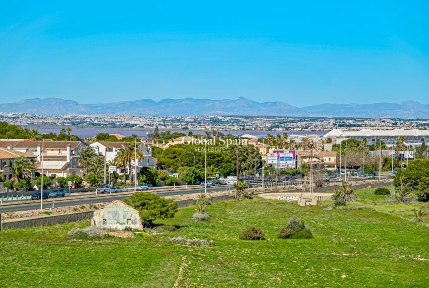 Venta - ÁTICO -
ORIHUELA COSTA - Punta Prima