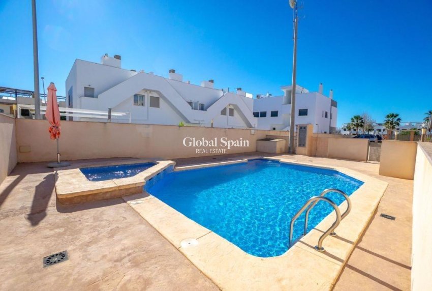 Venta - ÁTICO -
PILAR DE LA HORADADA - Costa Blanca