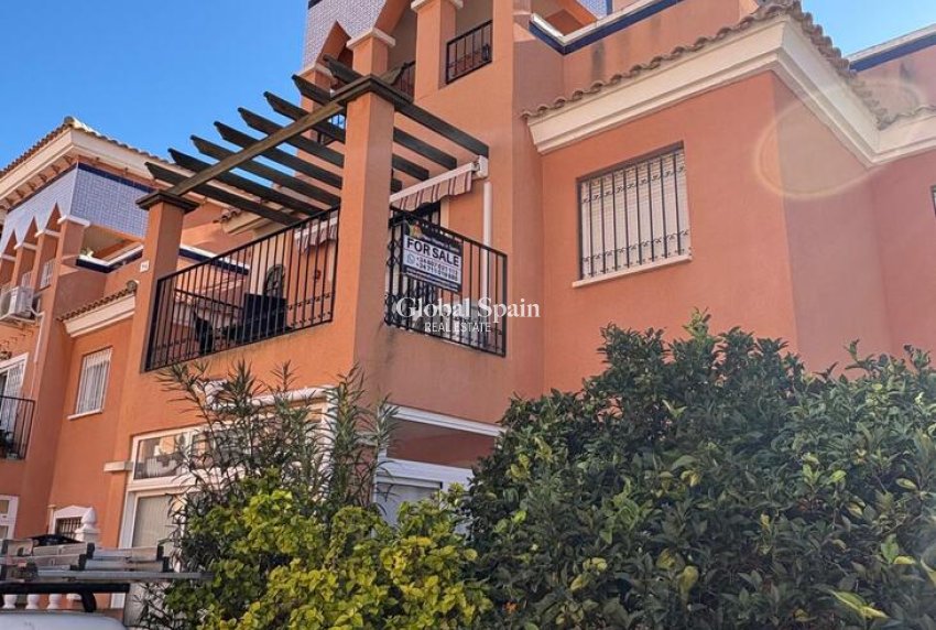 Venta - ÁTICO -
PLAYA FLAMENCA - Costa Blanca
