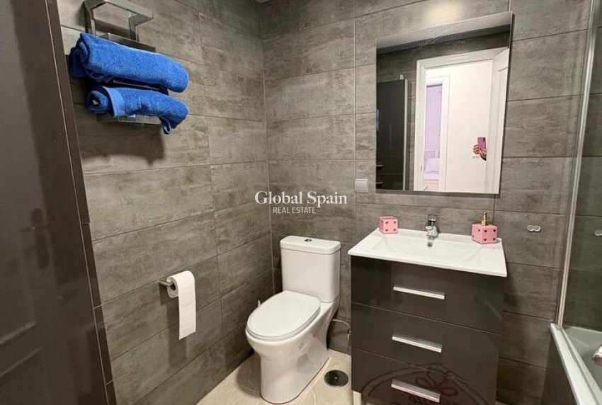 Venta - ÁTICO -
PLAYA FLAMENCA - Costa Blanca