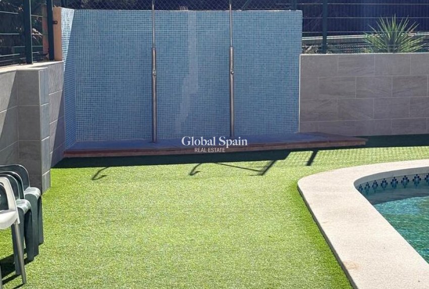 Venta - ÁTICO -
PLAYA FLAMENCA - Costa Blanca