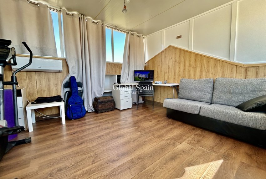 Venta - ÁTICO -
PLAYA FLAMENCA - Costa Blanca