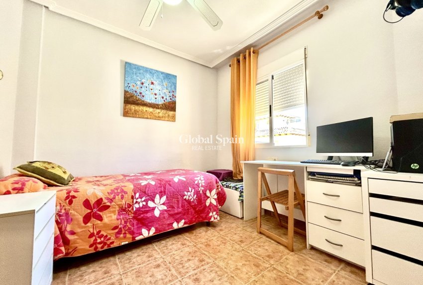 Venta - ÁTICO -
PLAYA FLAMENCA - Costa Blanca