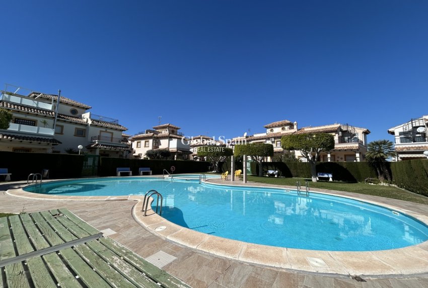 Venta - ÁTICO -
PLAYA FLAMENCA - Costa Blanca