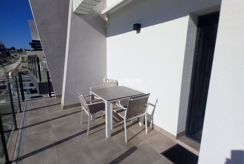 Venta - ÁTICO -
SAN MIGUEL DE SALINAS - Costa Blanca