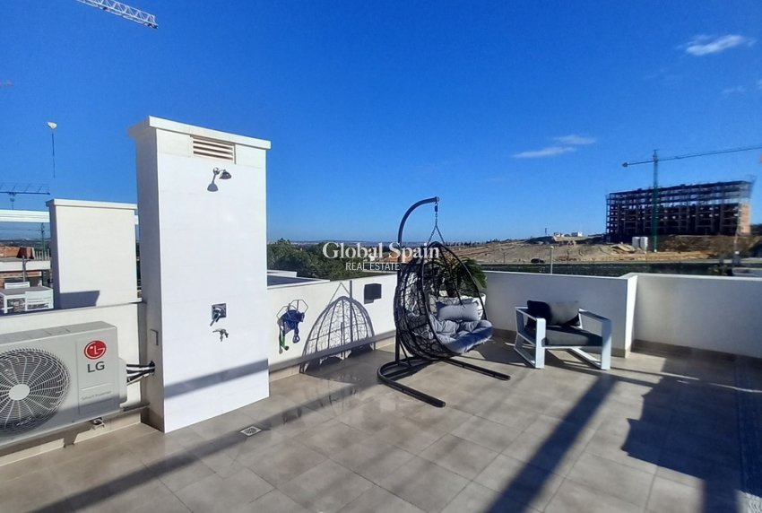 Venta - ÁTICO -
SAN MIGUEL DE SALINAS - Costa Blanca