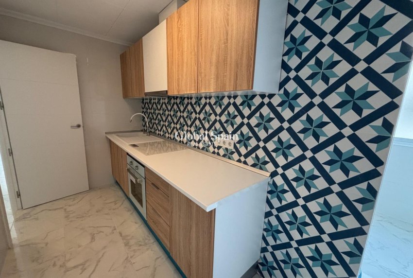 Venta - ÁTICO -
TORREVIEJA - Acequion