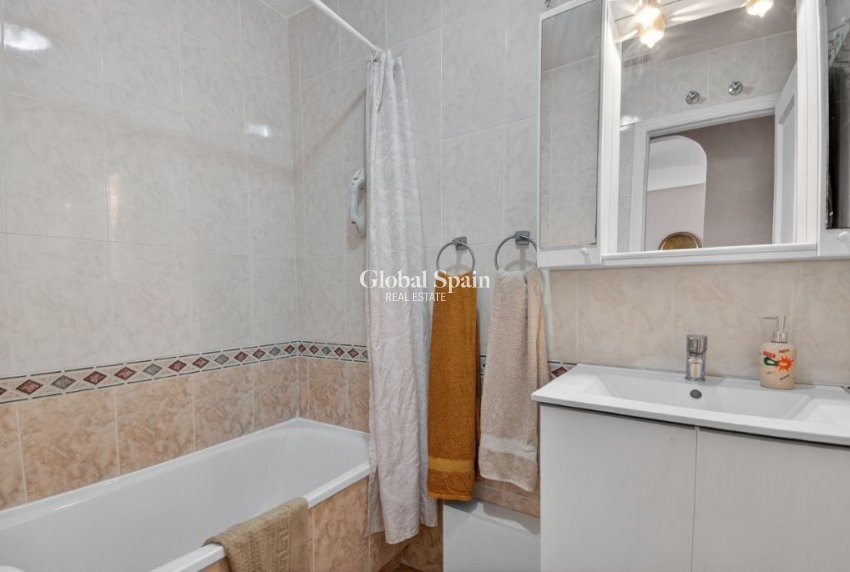 Venta - ÁTICO -
TORREVIEJA - Calas Blancas