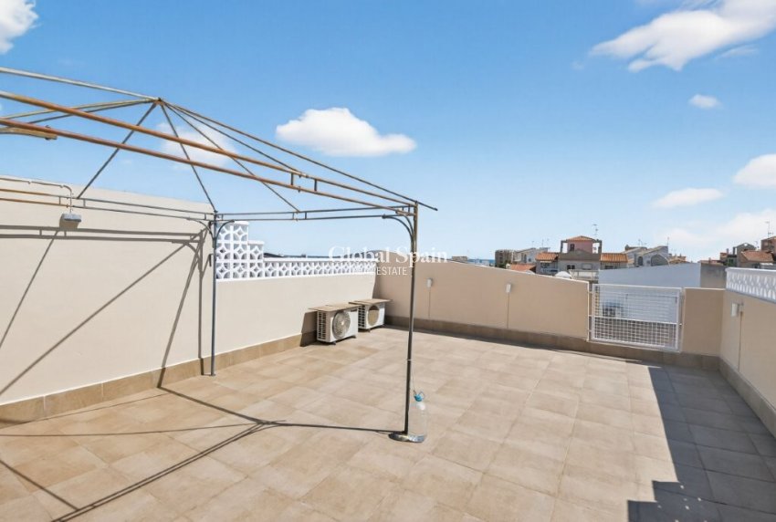 Venta - ÁTICO -
TORREVIEJA - Calas Blancas