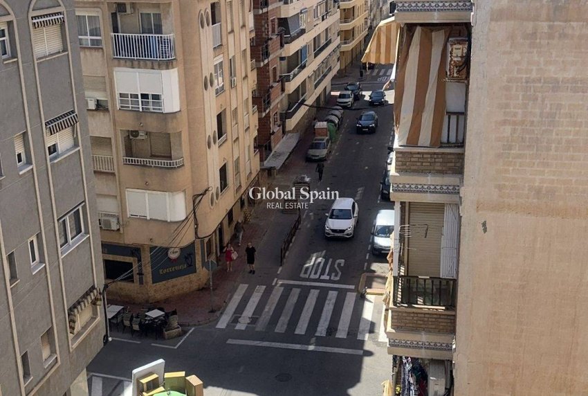 Venta - ÁTICO -
TORREVIEJA - Center