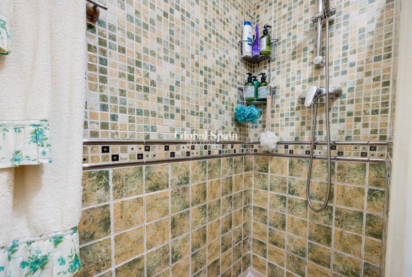 Venta - ÁTICO -
TORREVIEJA - Center