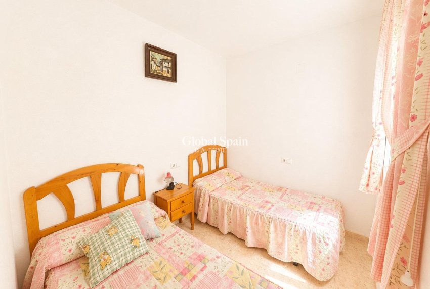 Venta - ÁTICO -
TORREVIEJA - Centro