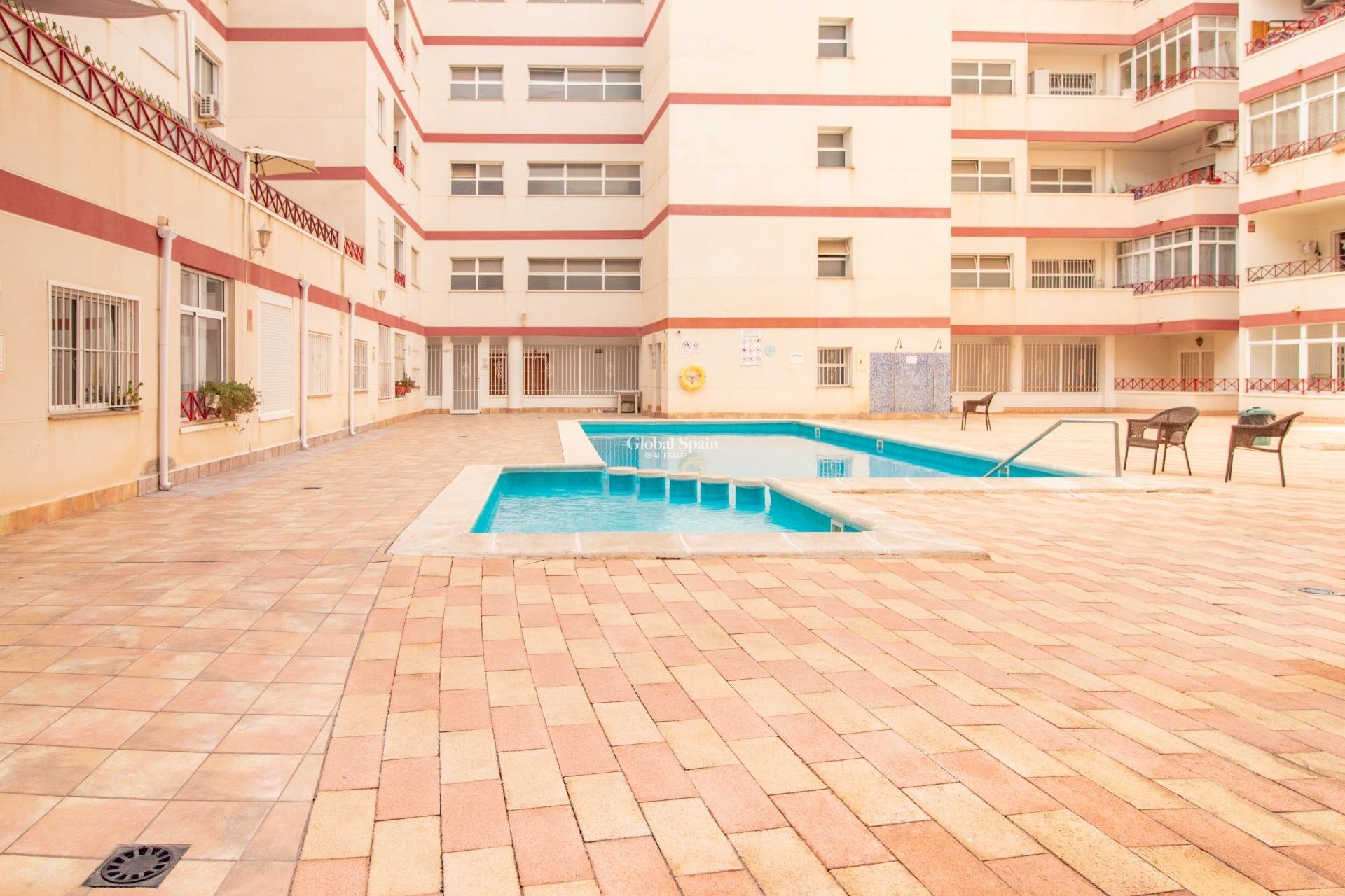Venta - ÁTICO -
TORREVIEJA - Centro