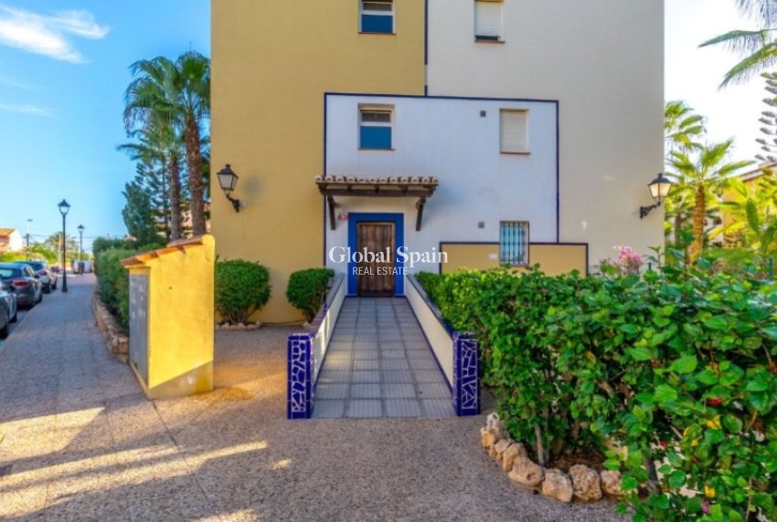 Venta - ÁTICO -
TORREVIEJA - Costa Blanca