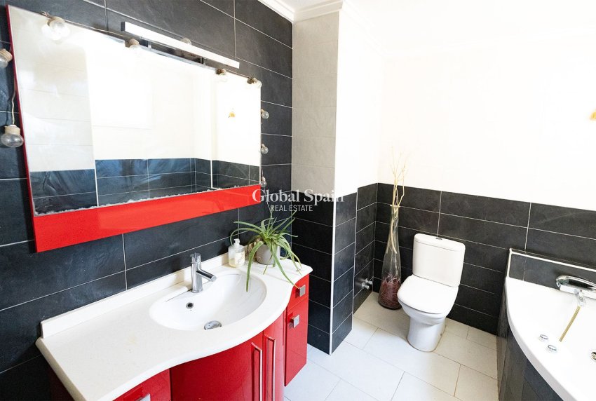 Venta - ÁTICO -
TORREVIEJA - Costa Blanca