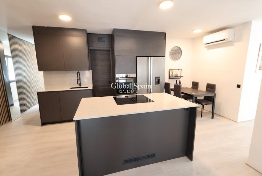 Venta - ÁTICO -
TORREVIEJA - Costa Blanca