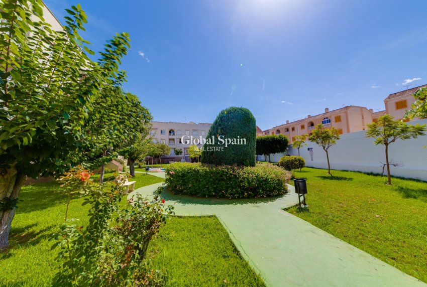 Venta - ÁTICO -
TORREVIEJA - Costa Blanca