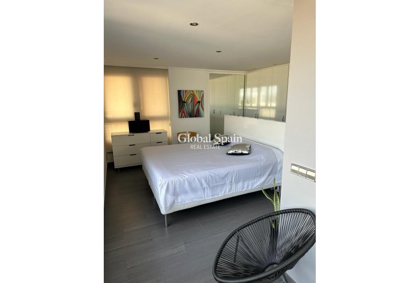 Venta - ÁTICO -
TORREVIEJA - El Acequión - Los Náufragos